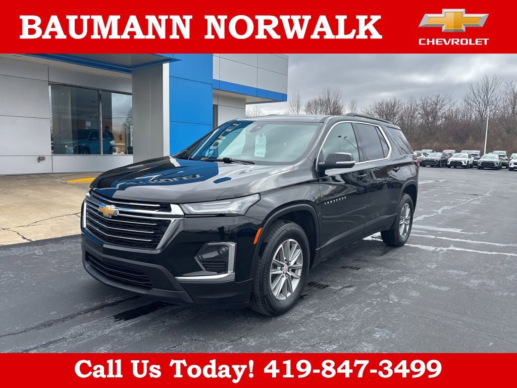 Used 2023 Chevrolet Traverse LT image 1
