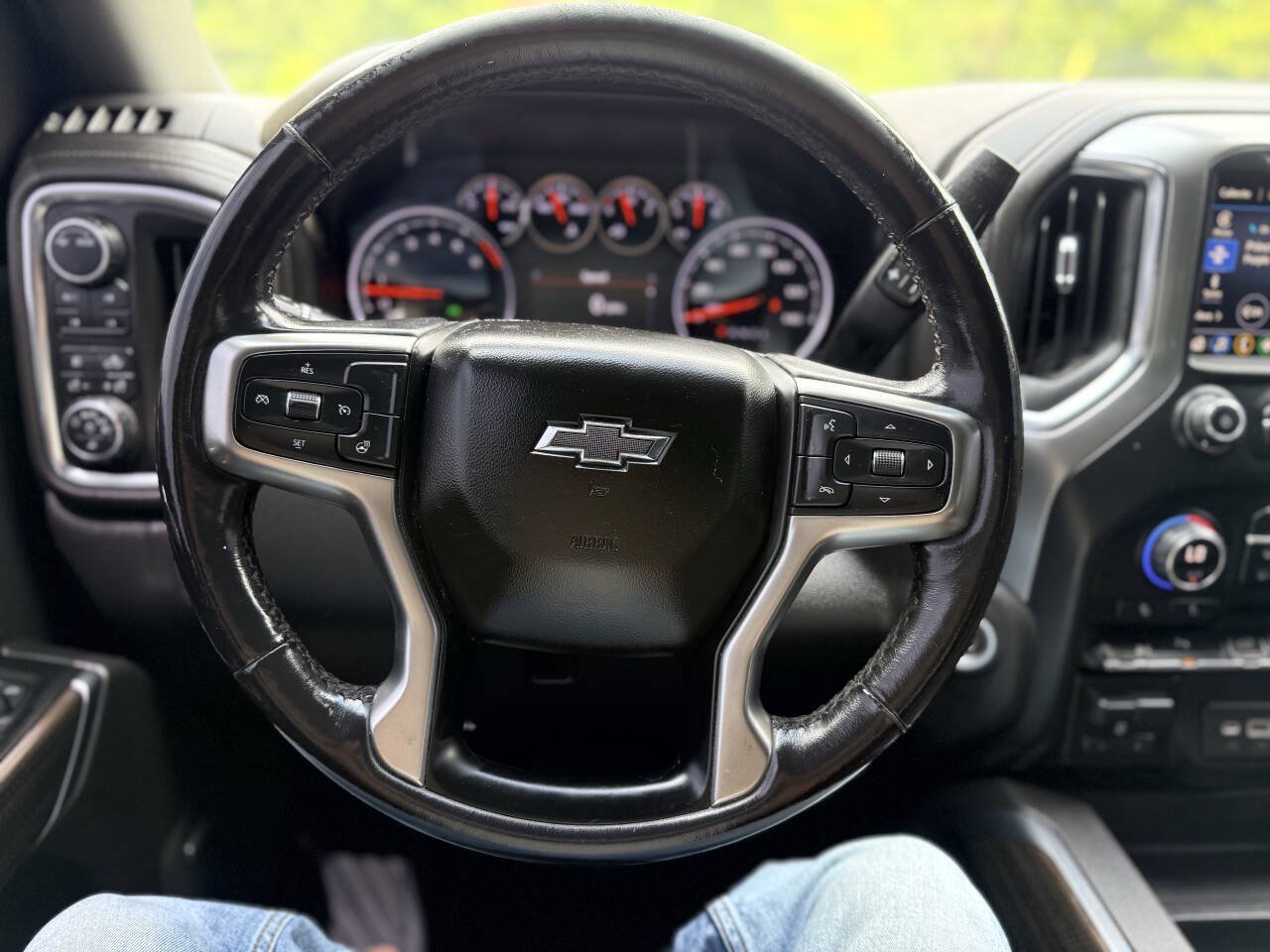 Used 2022 Chevrolet Silverado 1500 LT Trail Boss w/ LT Trail Boss Premium Package AWD/4WD image 12