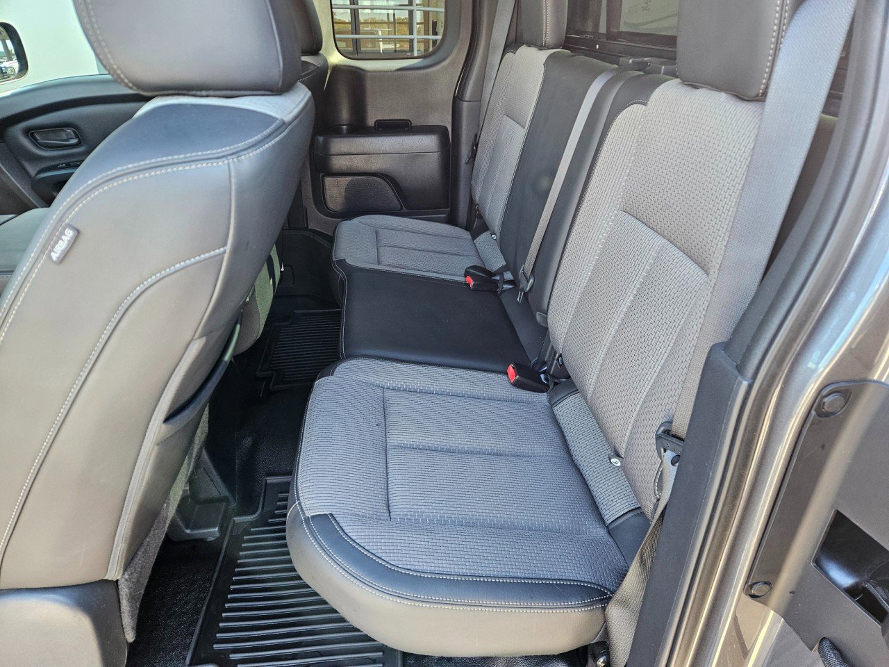 Used 2018 Nissan Titan S w/ S Utility Package image 18