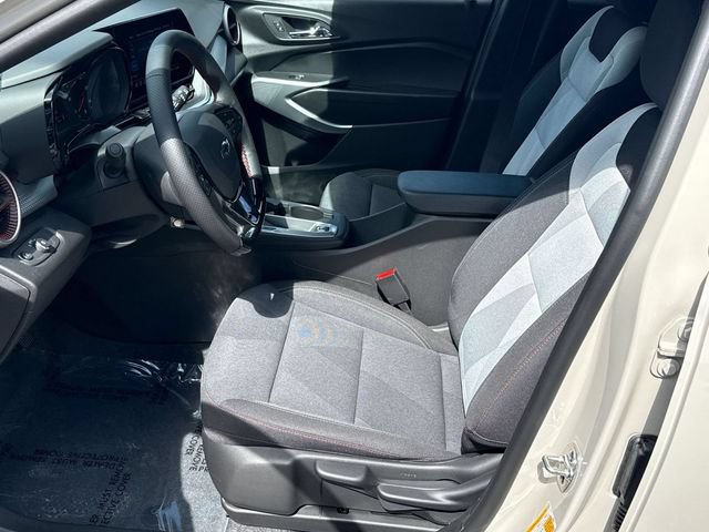 Used 2026 Chevrolet Trax RS w/ Driver Confidence Package FWD image 12