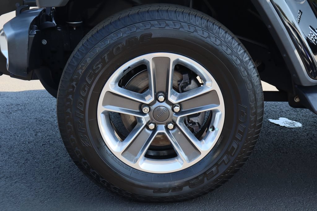 Used 2020 Jeep Wrangler Unlimited Sahara AWD/4WD image 32