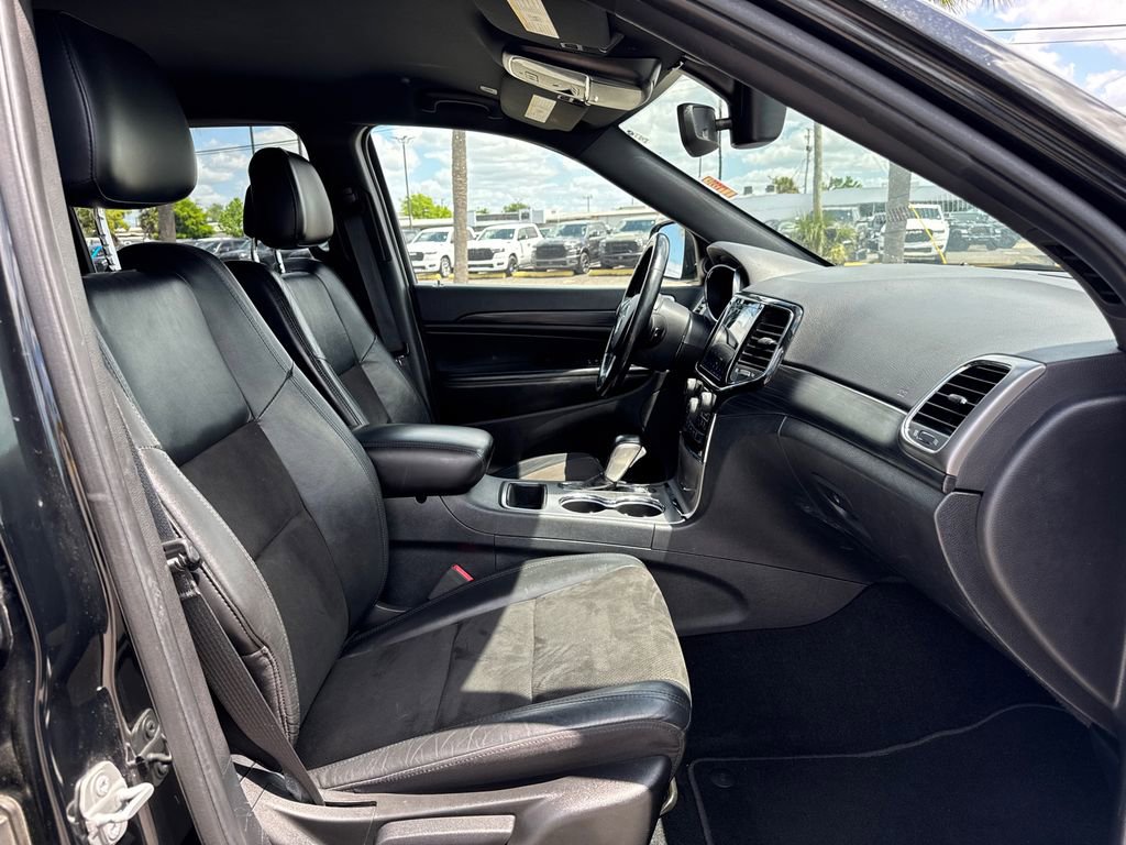 Used 2020 Jeep Grand Cherokee Altitude image 19