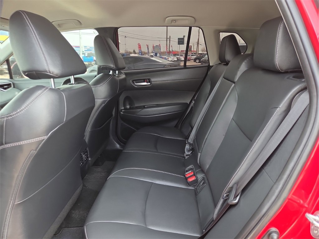 Used 2022 Toyota Corolla Cross XLE image 11