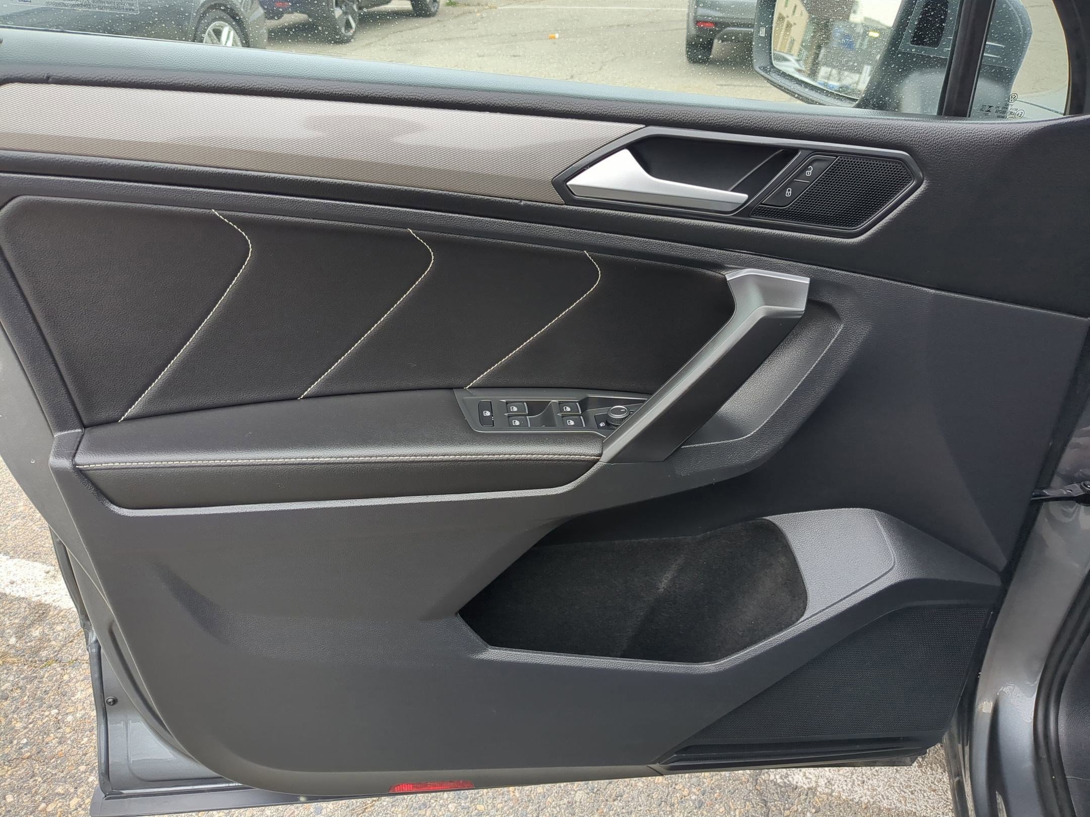 Used 2023 Volkswagen Tiguan SE image 14