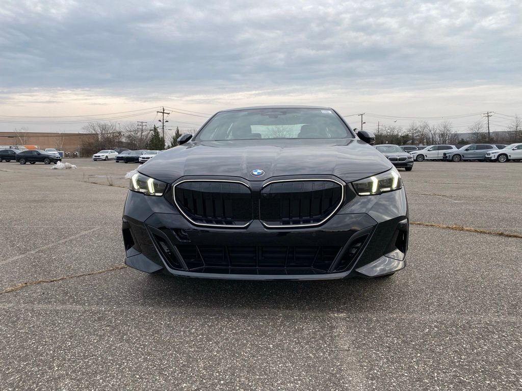 New 2026 BMW 530i xDrive w/ M Sport Package AWD/4WD image 2