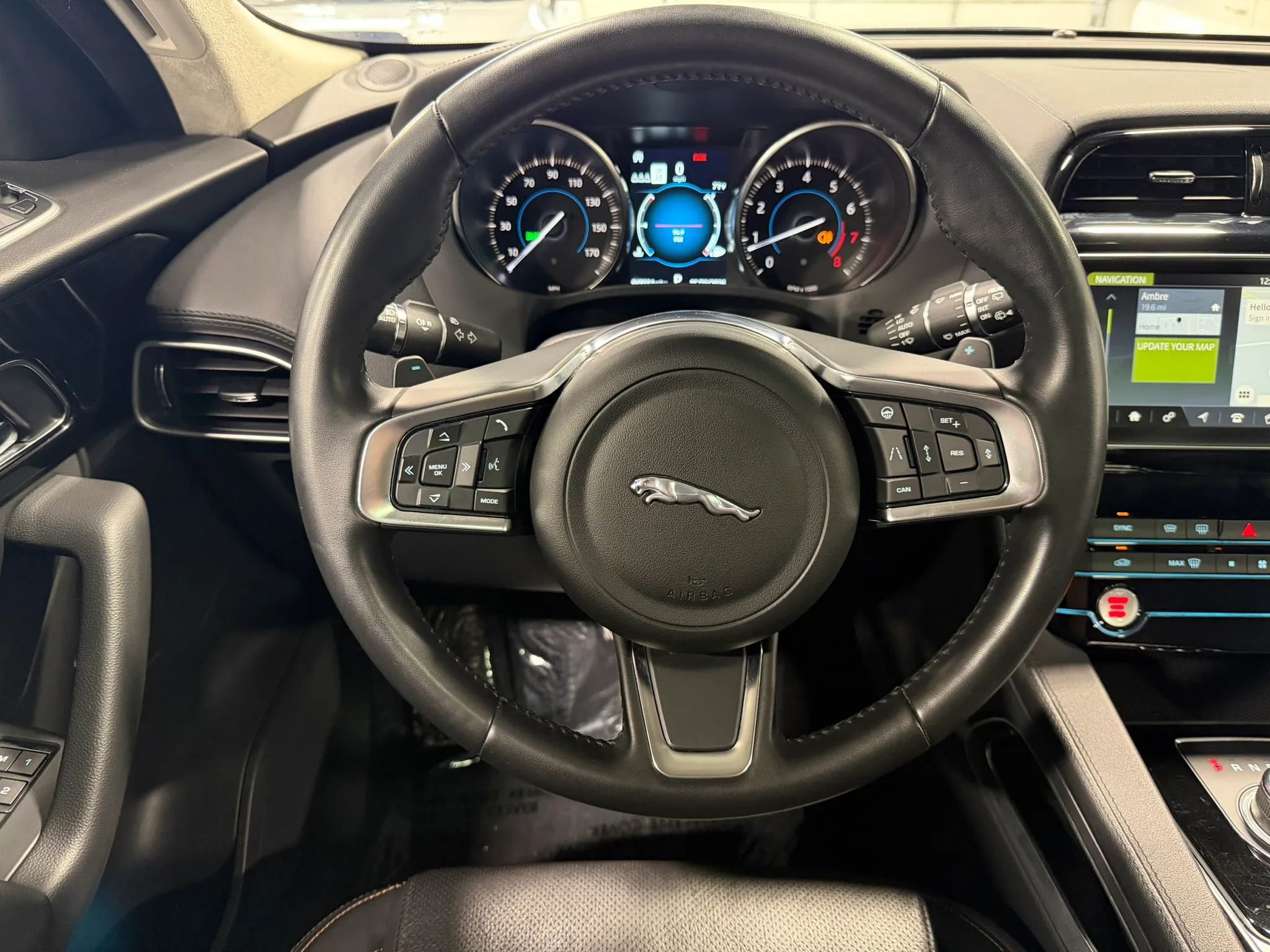 Used 2019 Jaguar F-PACE Prestige AWD/4WD image 14
