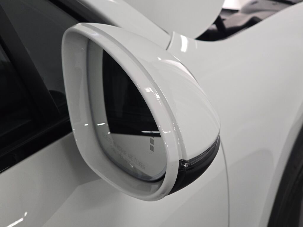 New 2026 Porsche Cayenne image 32