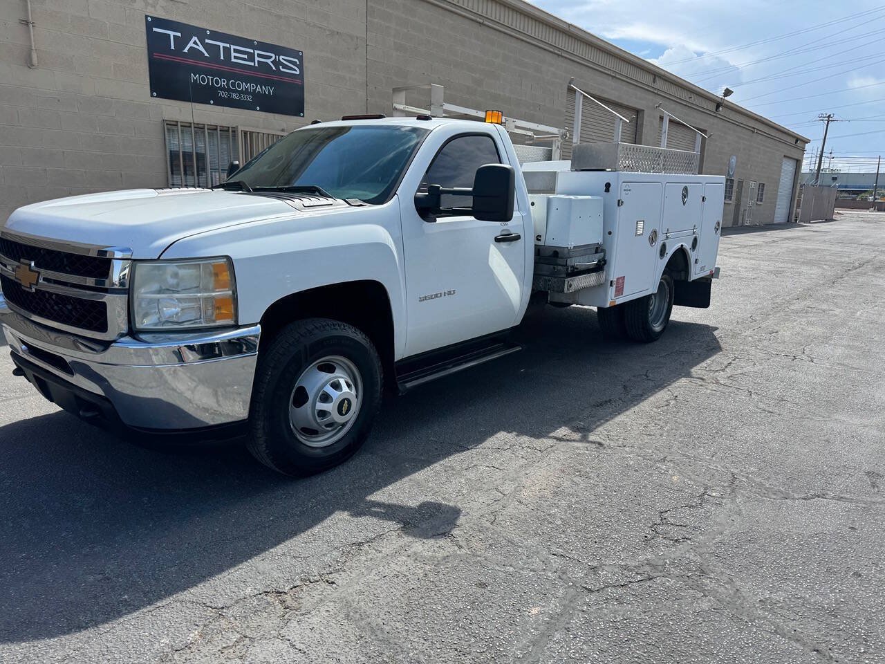 Used 2013 Chevrolet Silverado 3500 W/T RWD image 4