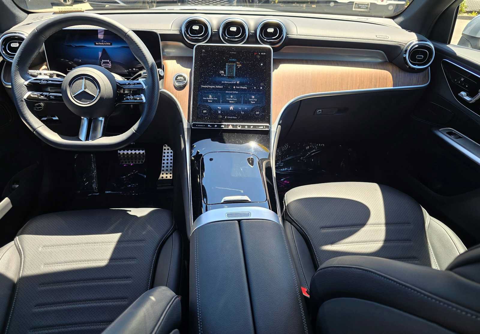 Used 2025 Mercedes-Benz GLC 350e 4MATIC image 19