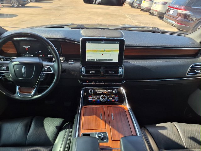 Certified 2020 Lincoln Navigator Reserve w/ Luxury Package AWD/4WD image 7