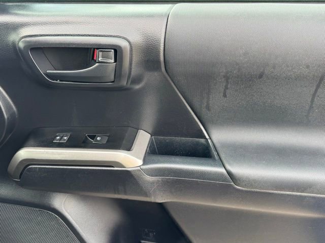 Used 2021 Toyota Tacoma SR5 w/ Trail Edition image 22