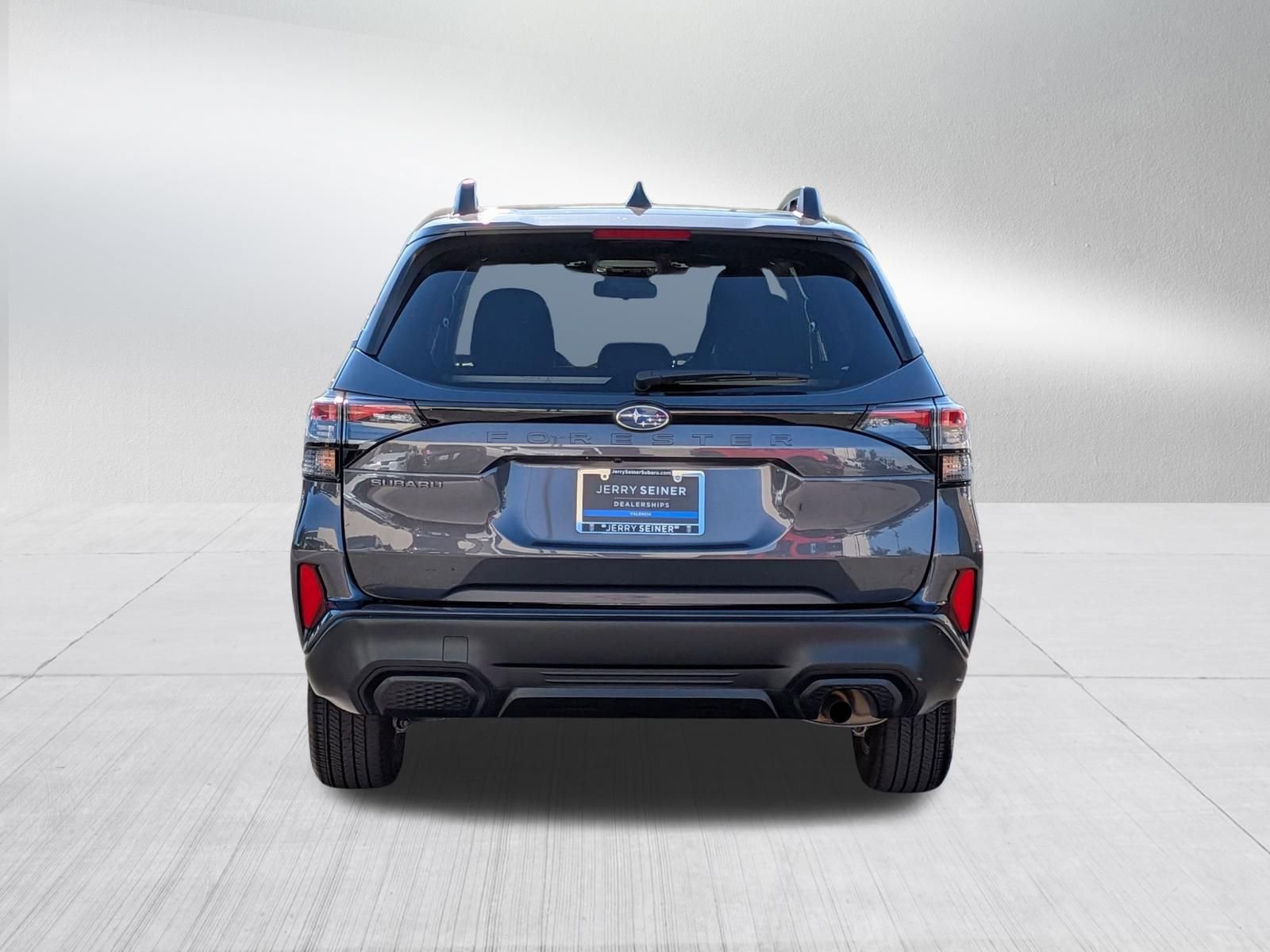 Used 2025 Subaru Forester Premium image 4