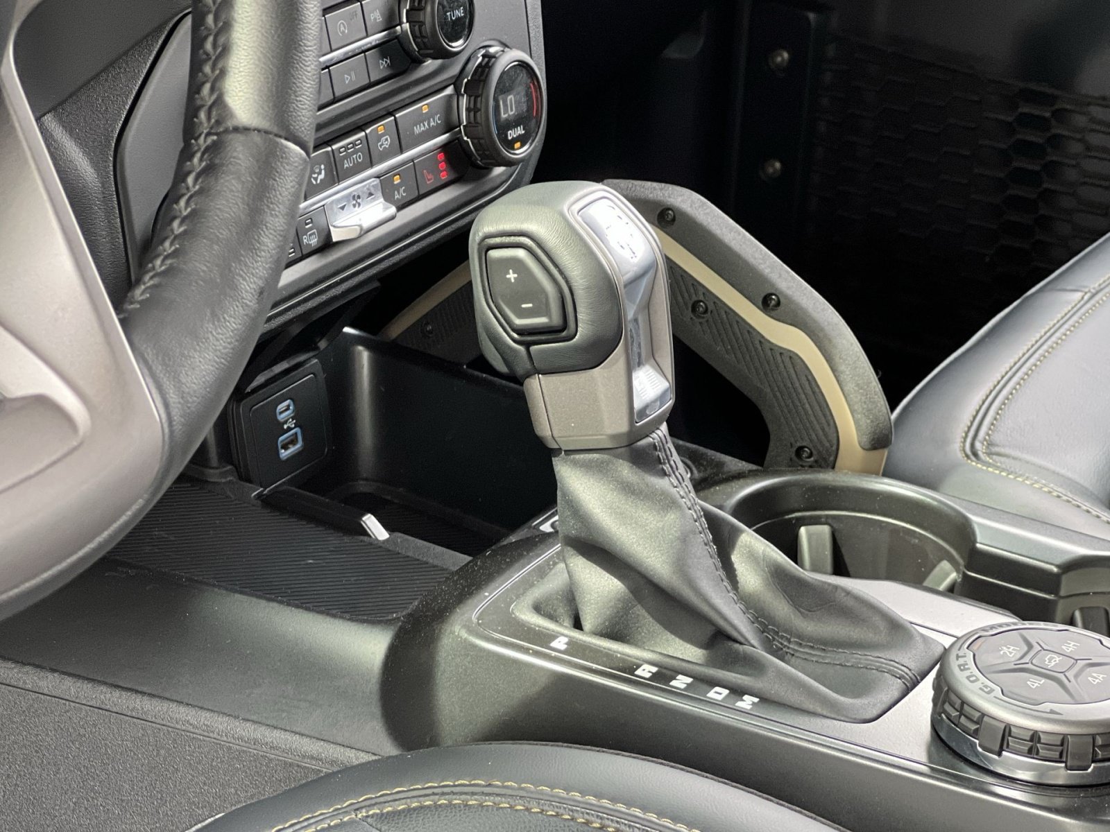 Used 2025 Ford Bronco Badlands AWD/4WD image 27