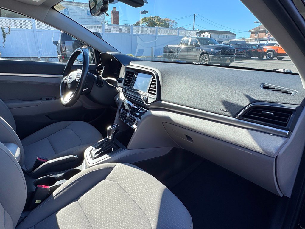 Used 2019 Hyundai Elantra Value Edition FWD image 17
