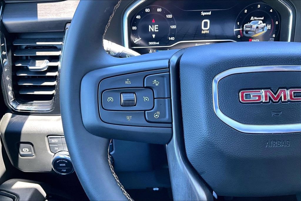 Used 2025 GMC Sierra 2500 AT4 w/ AT4 Premium Plus Package AWD/4WD image 17