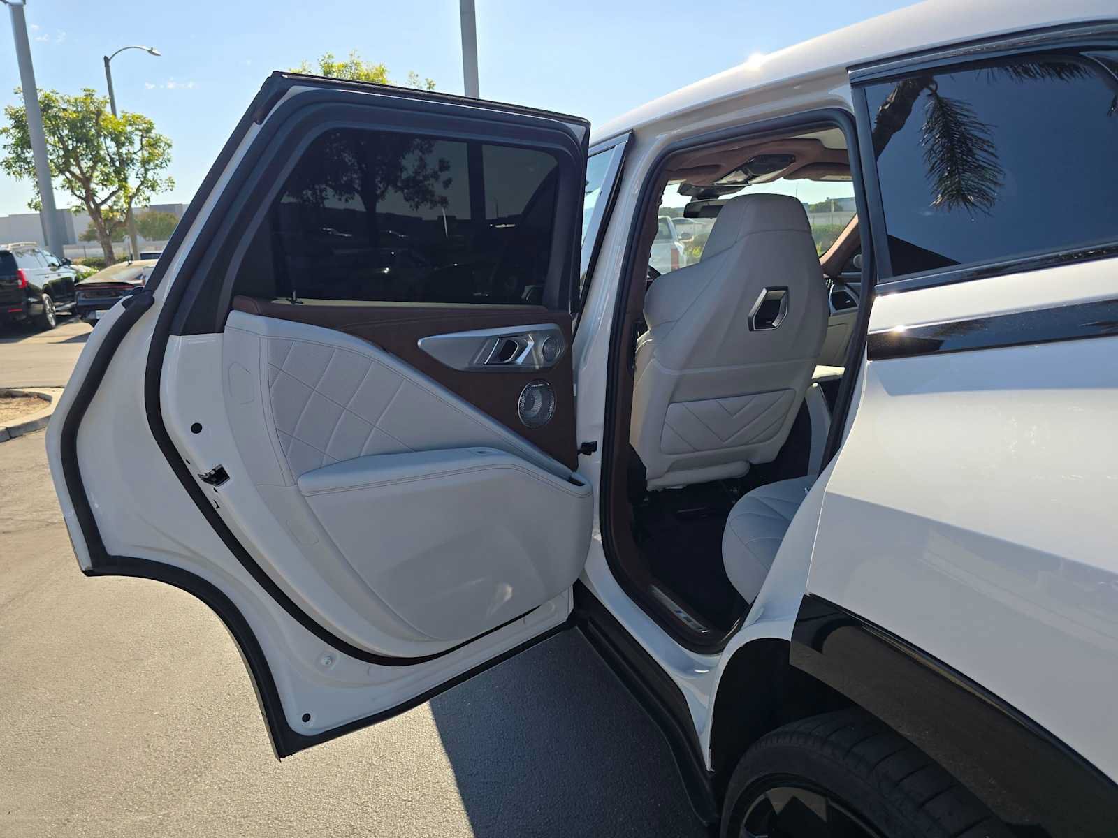 Used 2025 BMW XM AWD/4WD image 16