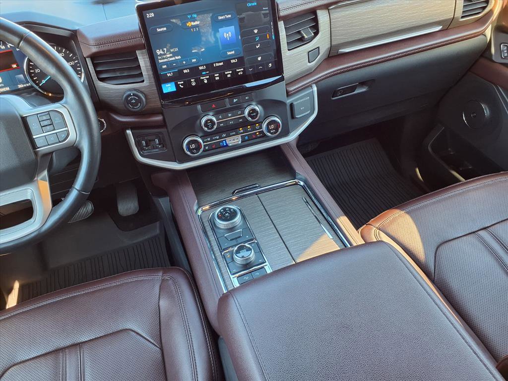 Used 2023 Ford Expedition Limited image 10