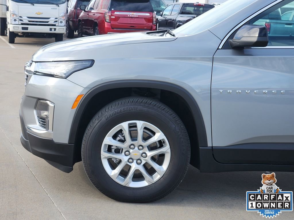 Used 2023 Chevrolet Traverse LS image 10
