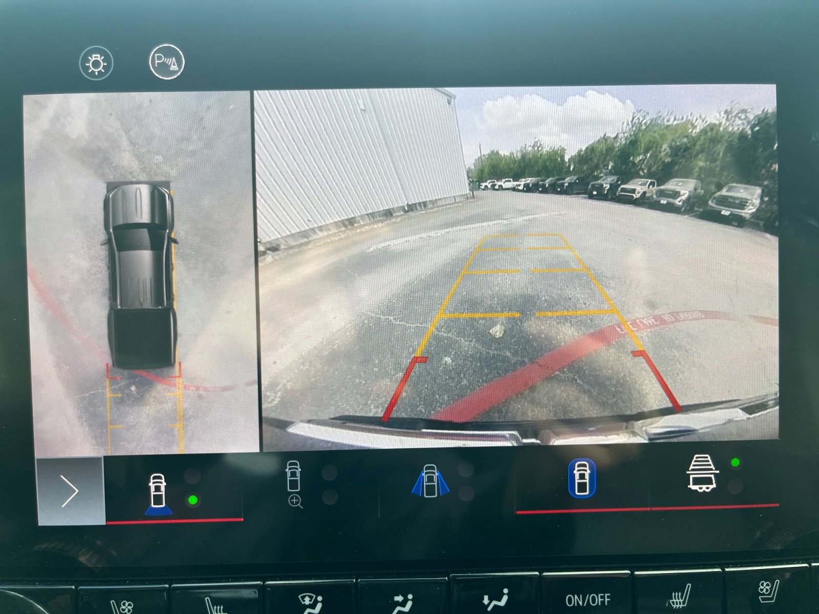 Used 2023 GMC Canyon AT4 w/ AT4 Premium Package image 14