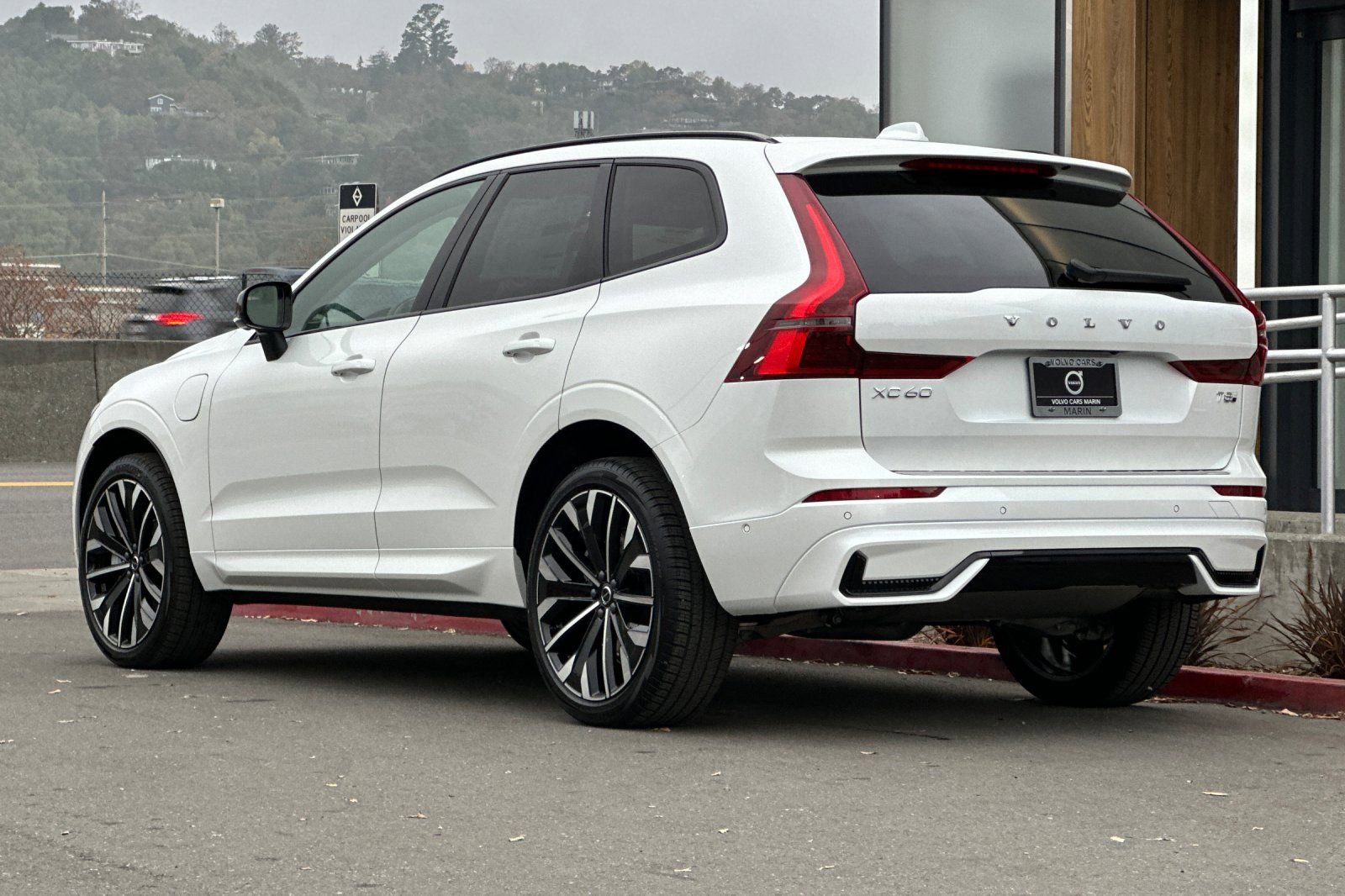 New 2026 Volvo XC60 T8 Ultra w/ Protection Package Premier image 6