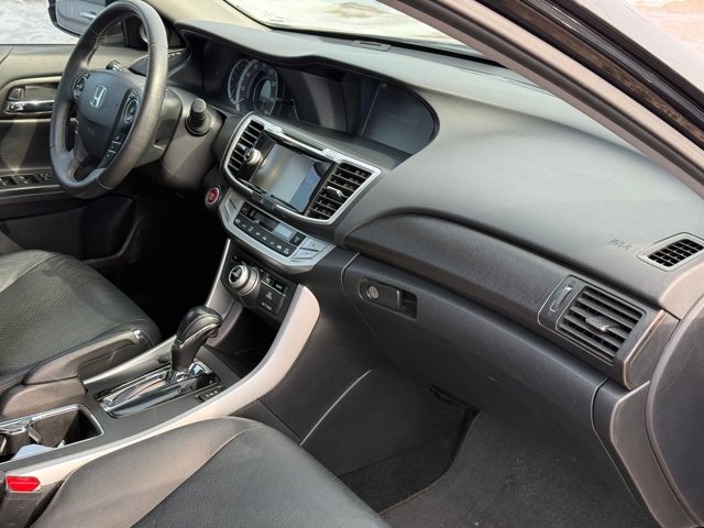 Used 2013 Honda Accord Touring image 24