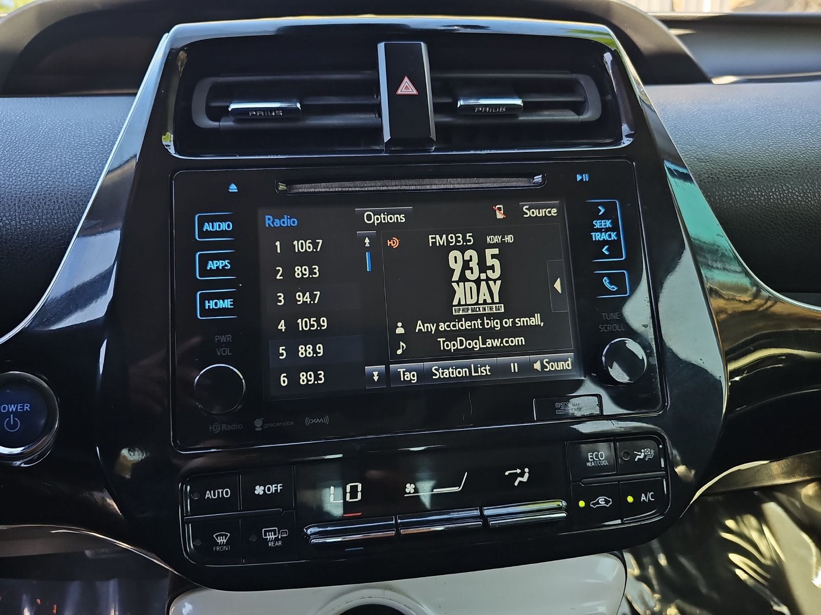 Used 2017 Toyota Prius Three Touring w/ Carpet Mat Package FWD image 19