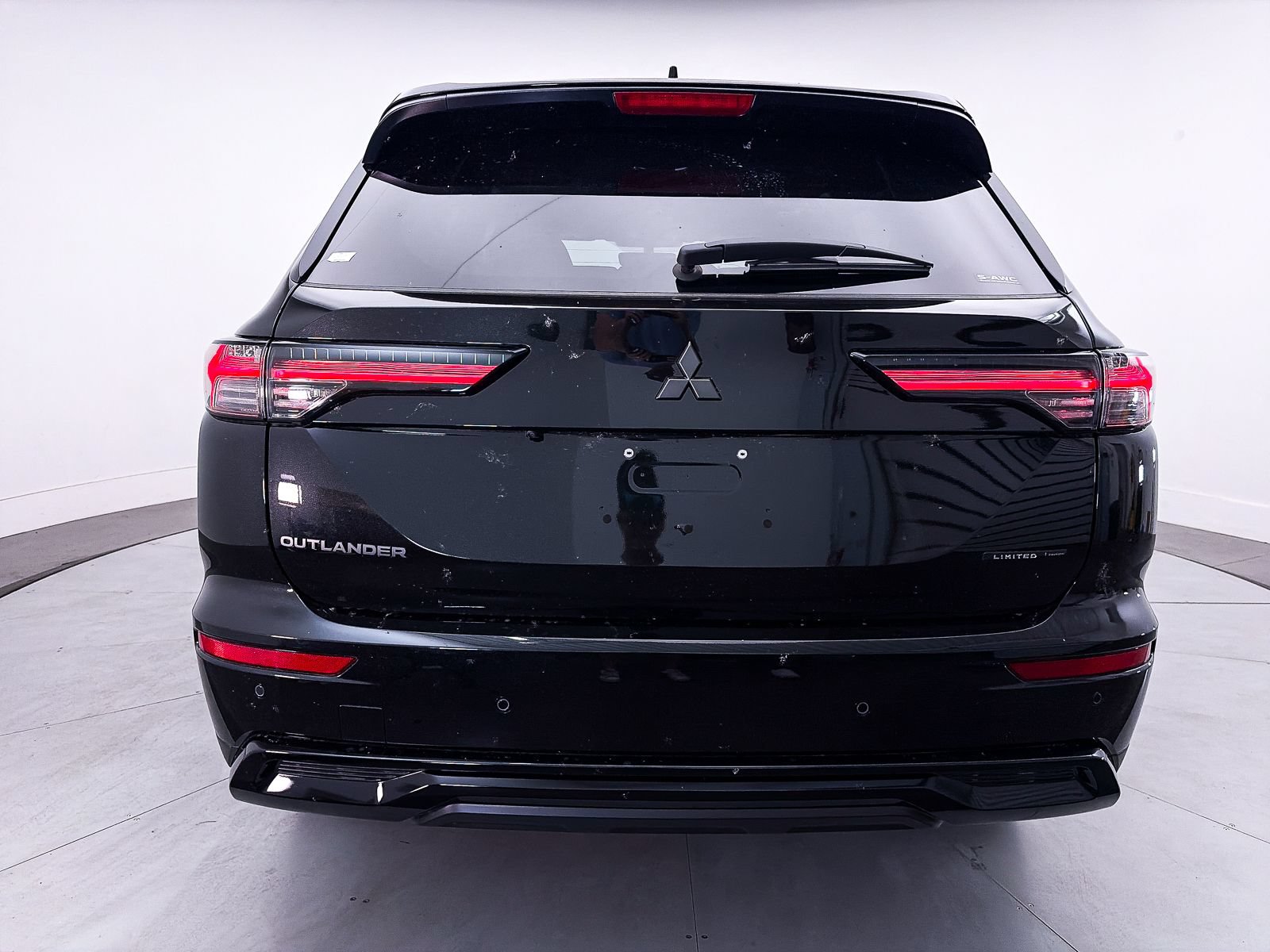 New 2026 Mitsubishi Outlander LE AWD/4WD image 5