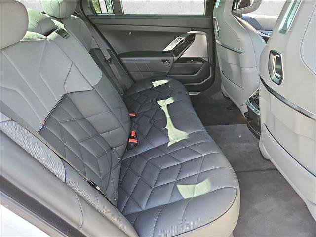 Used 2026 BMW 750e xDrive AWD/4WD image 19