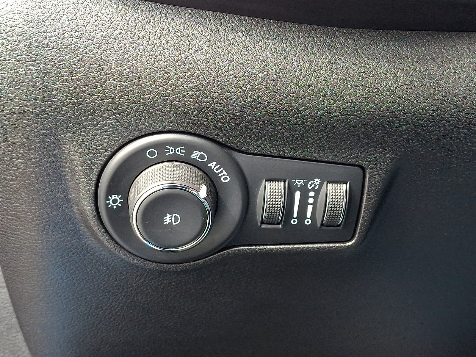 Used 2023 Jeep Compass Limited w/ Elite Group AWD/4WD image 25
