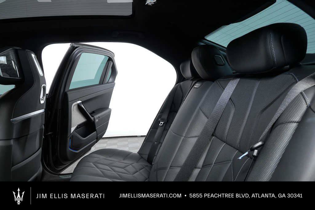 Used 2023 BMW 760i xDrive AWD/4WD image 20