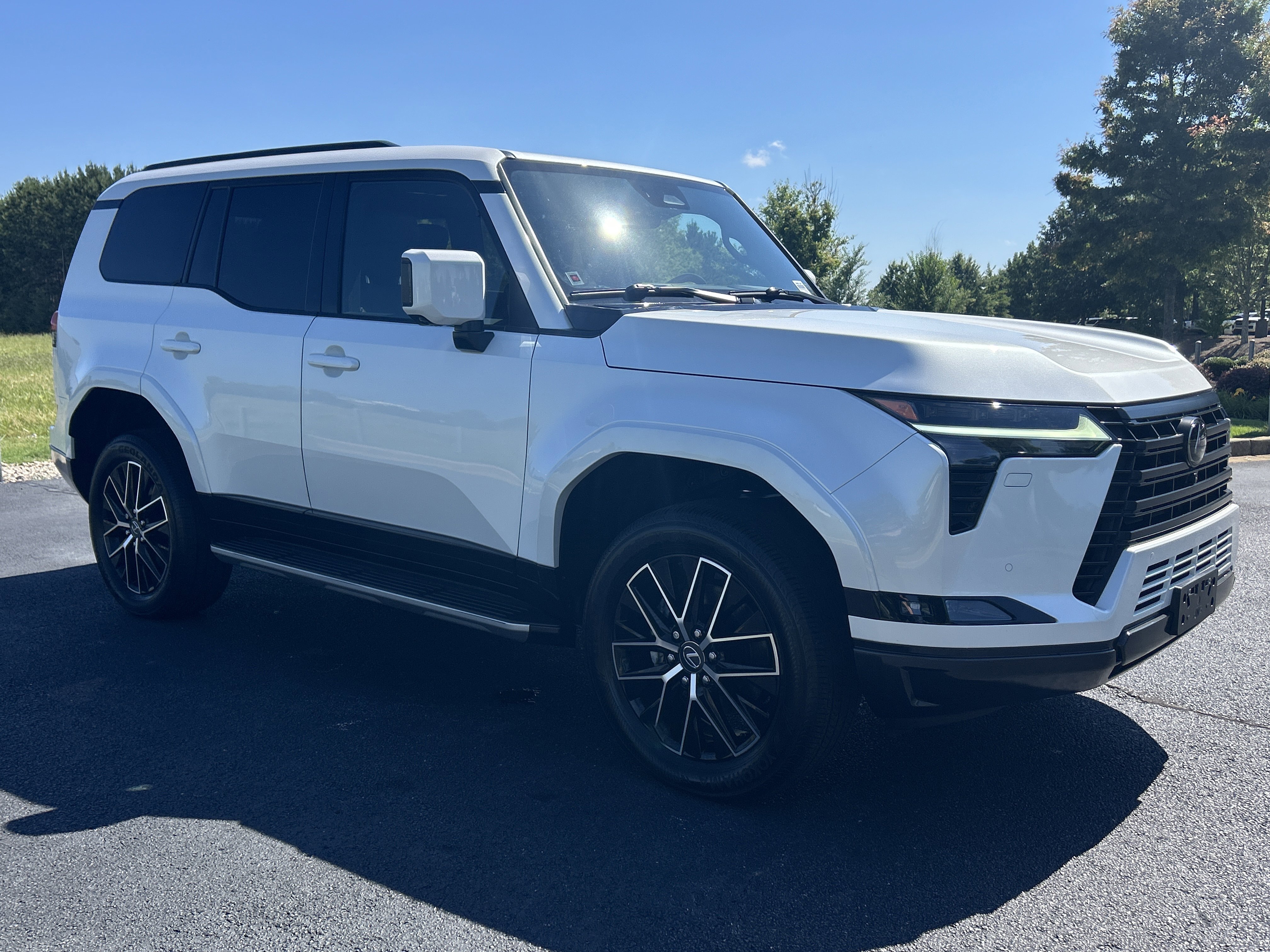 Used 2024 Lexus GX 550 w/ Cold Area Package AWD/4WD image 2