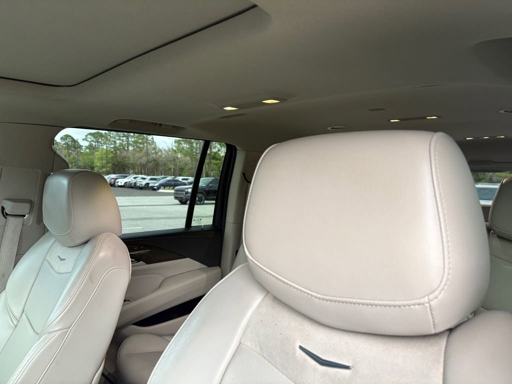 Used 2019 Cadillac Escalade ESV Luxury image 12