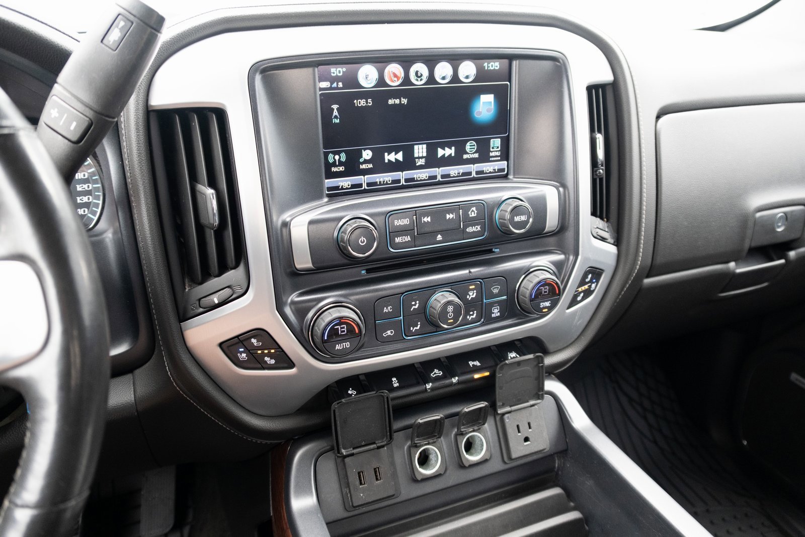 Used 2018 GMC Sierra 1500 SLT image 3