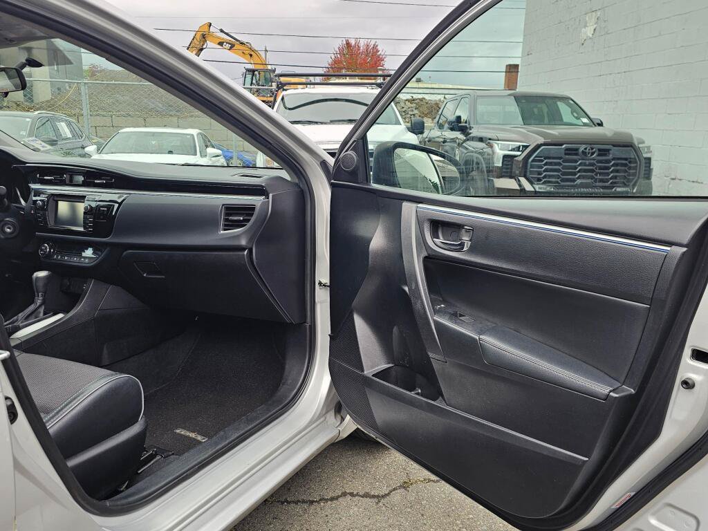 Used 2015 Toyota Corolla S FWD image 10