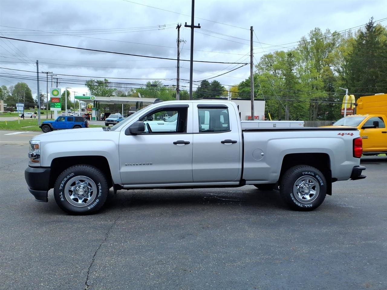 Used 2019 Chevrolet Silverado 1500 W/T AWD/4WD image 2