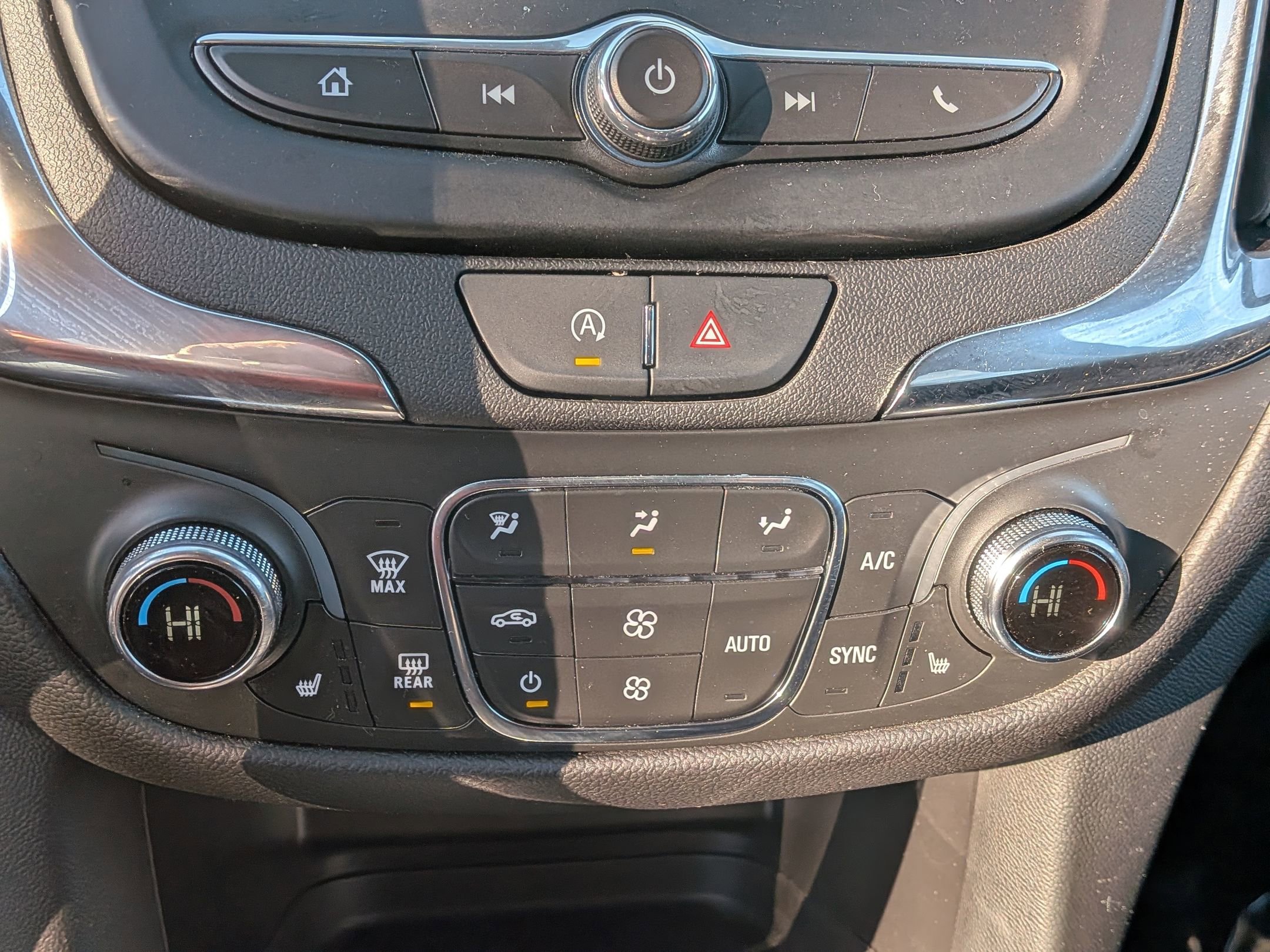 Certified 2024 Chevrolet Equinox LT w/ LPO, Floor Liner Package FWD image 28