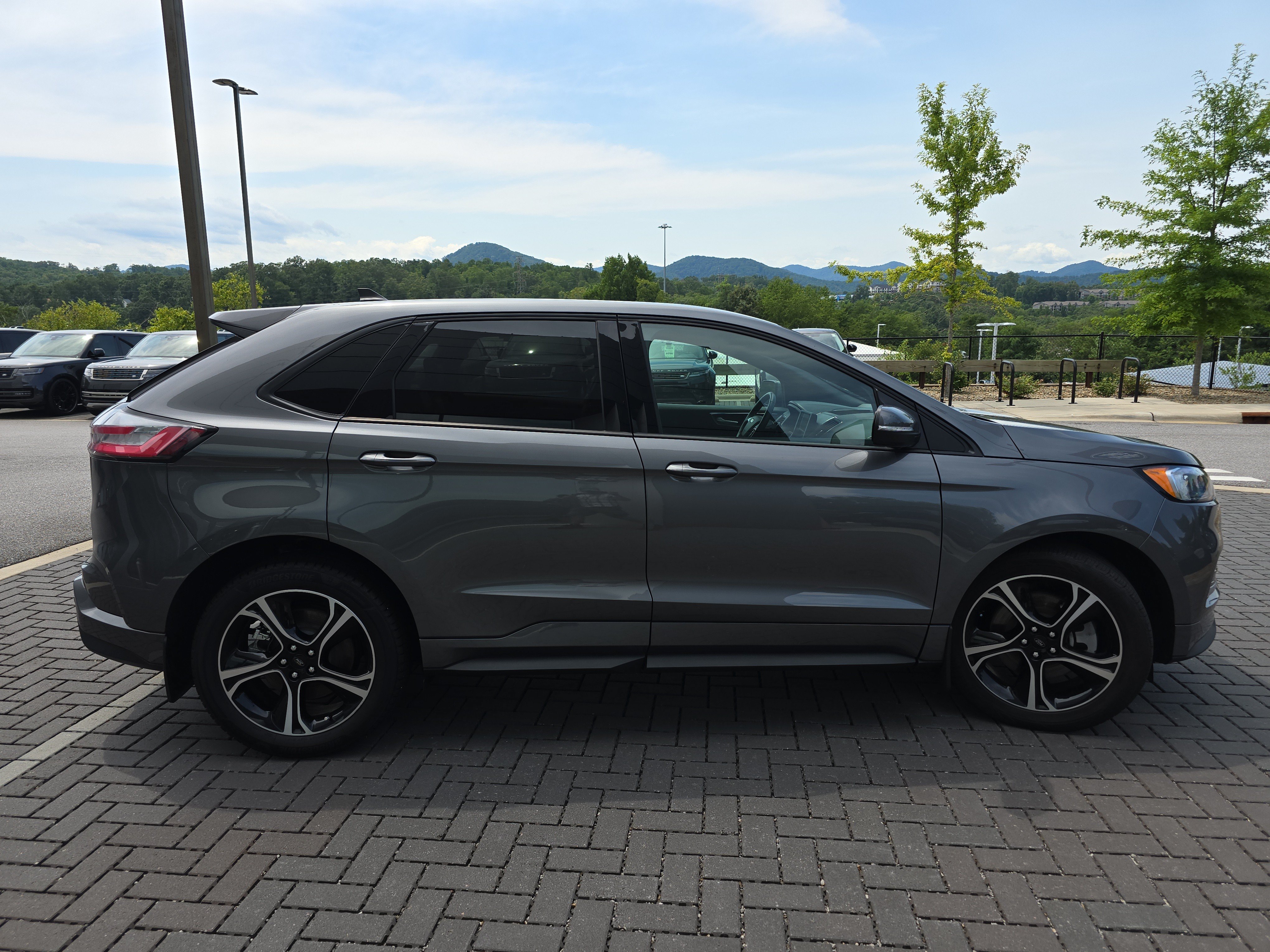 Used 2023 Ford Edge ST AWD/4WD image 4