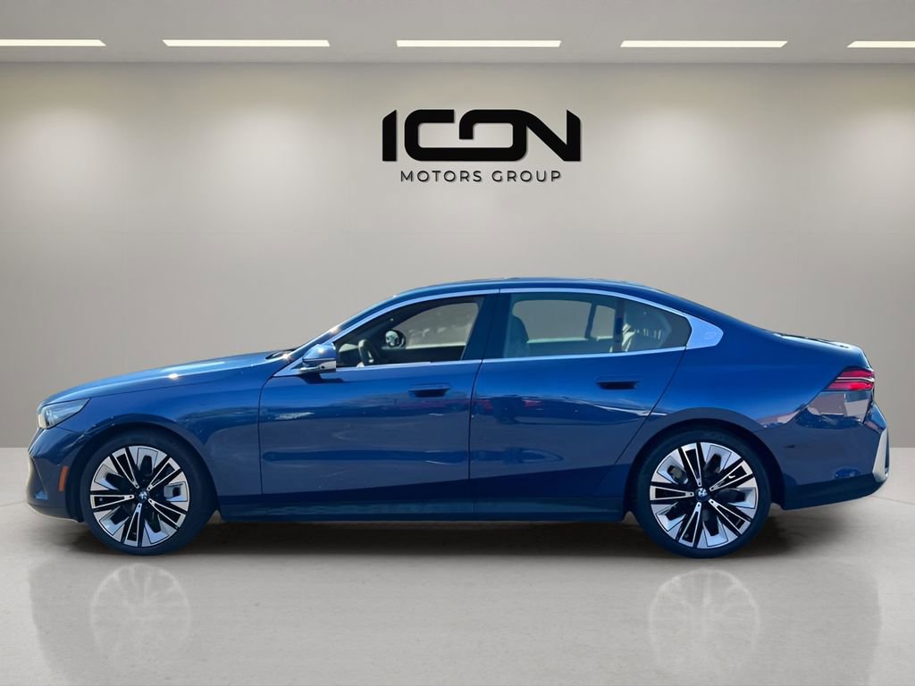 Used 2026 BMW 540i xDrive AWD/4WD image 2