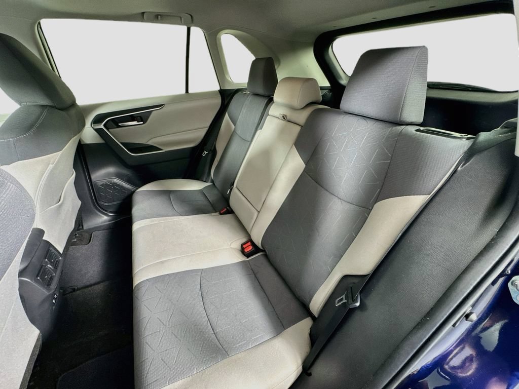 Used 2019 Toyota RAV4 XLE FWD image 25