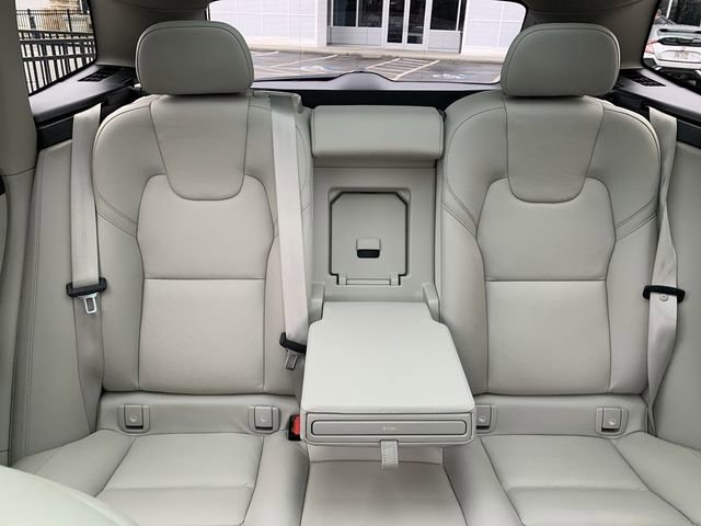 Used 2023 Volvo XC60 B5 Plus w/ Climate Package image 31