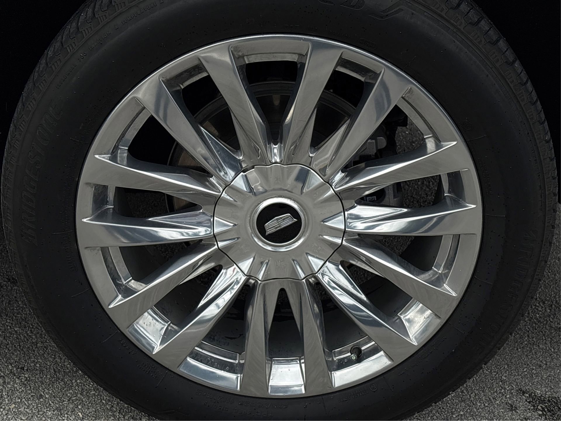 Used 2023 Cadillac Escalade Premium Luxury image 13