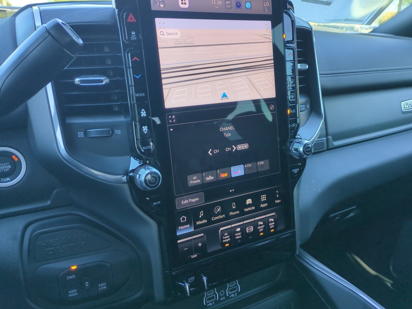 New 2026 RAM 2500 Laramie AWD/4WD image 12