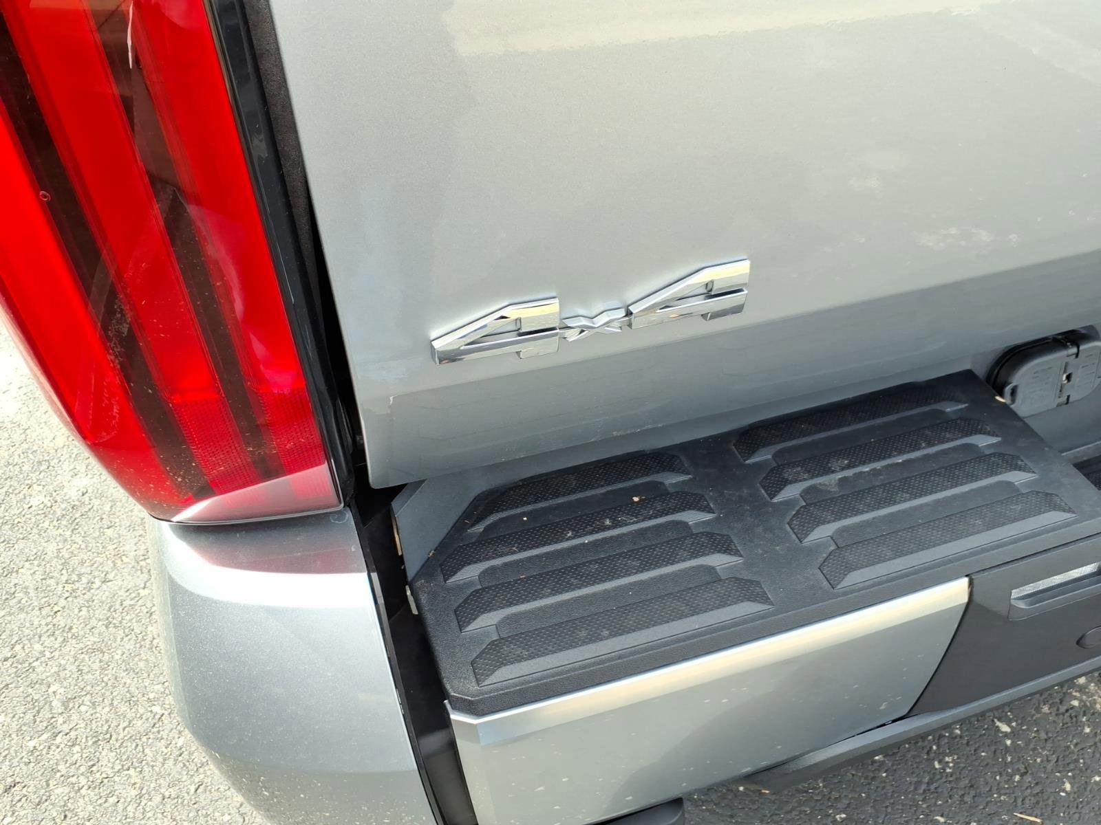 Used 2022 Toyota Tundra Limited w/ Power Package image 6