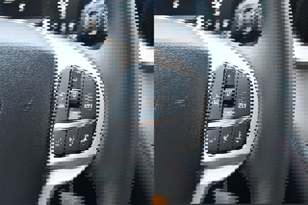 New 2025 Ford Explorer Active image 37