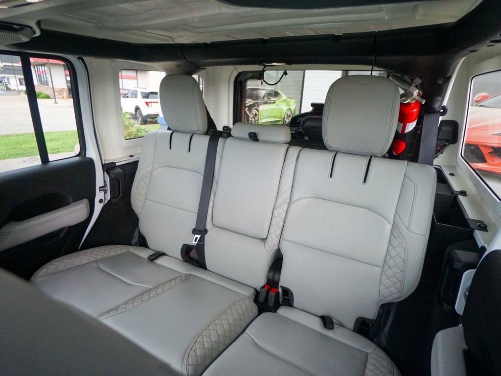 Used 2021 Jeep Wrangler Unlimited Sahara image 30