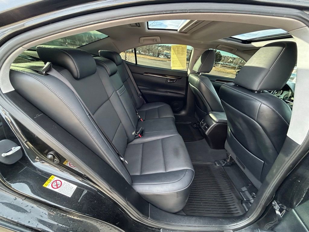 Used 2017 Lexus ES 350 w/ Navigation System Package image 31