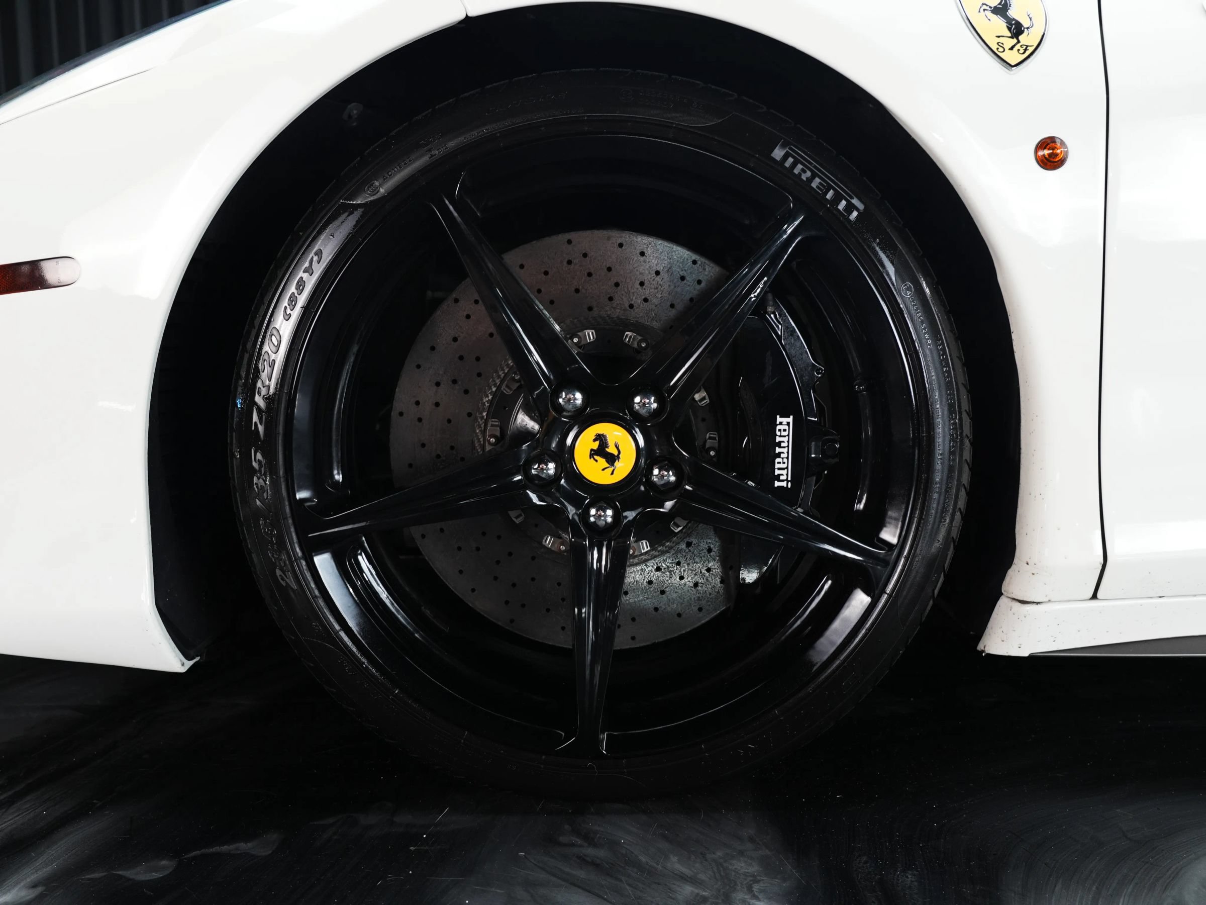 Used 2010 Ferrari 458 Italia Coupe RWD image 9