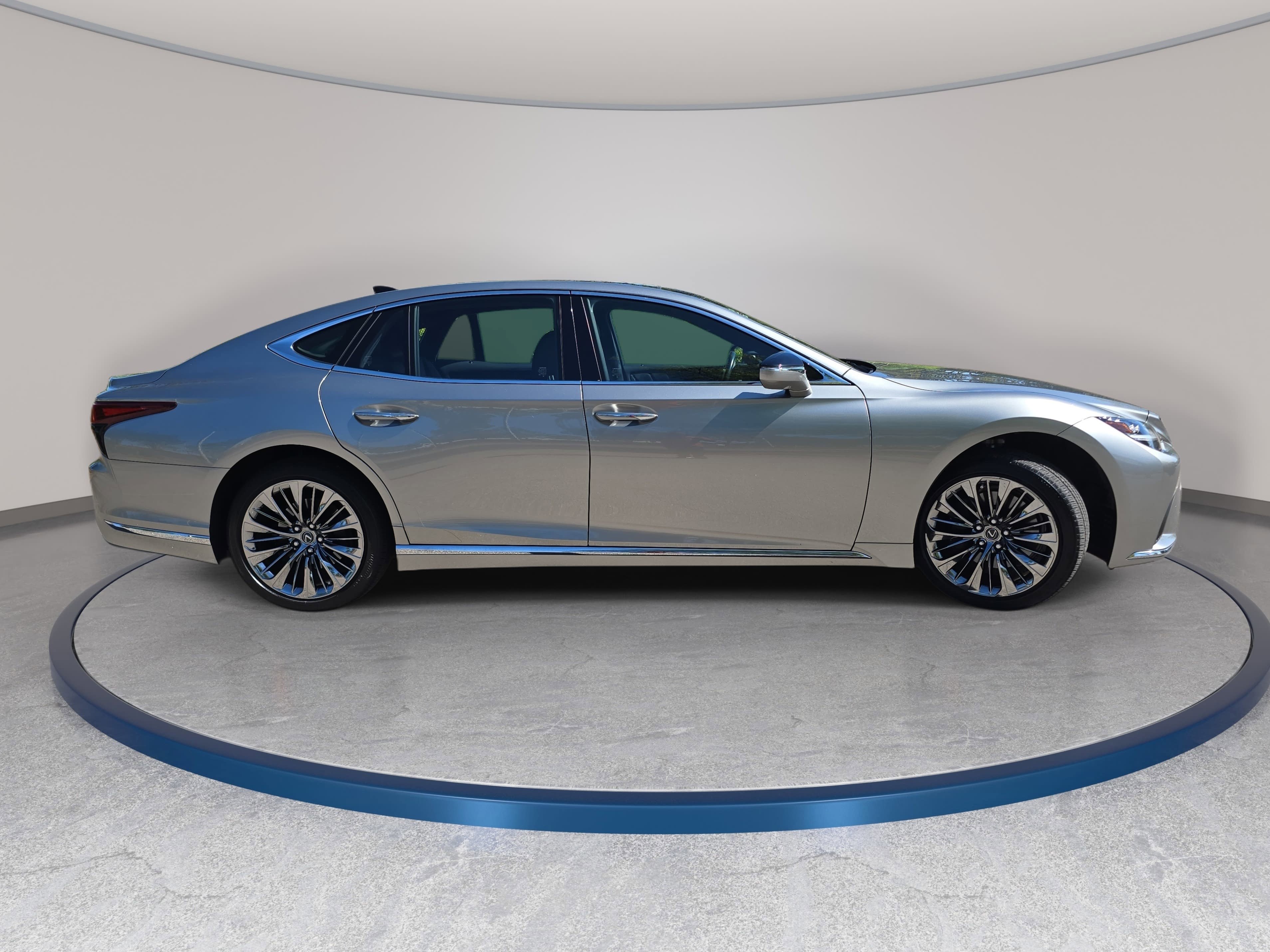 Used 2022 Lexus LS 500 w/ Interior Upgrade Package image 4