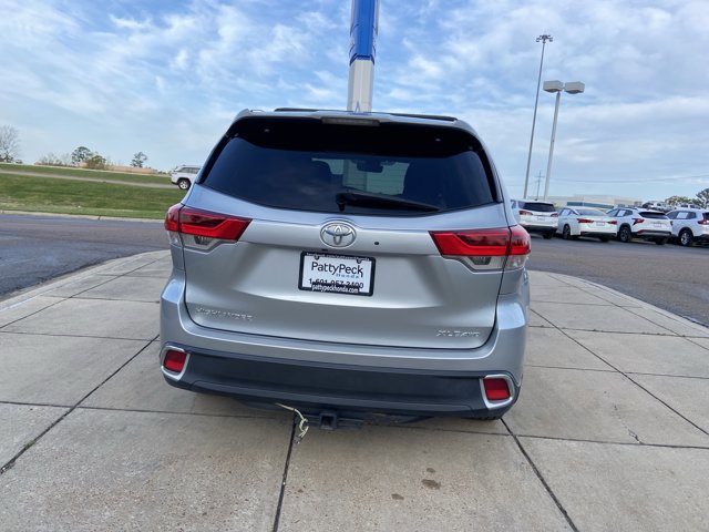 Used 2019 Toyota Highlander XLE image 10