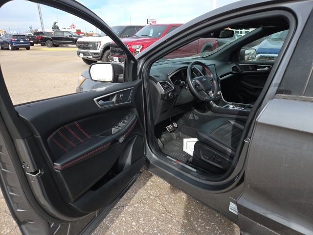 Used 2024 Ford Edge ST-Line image 10